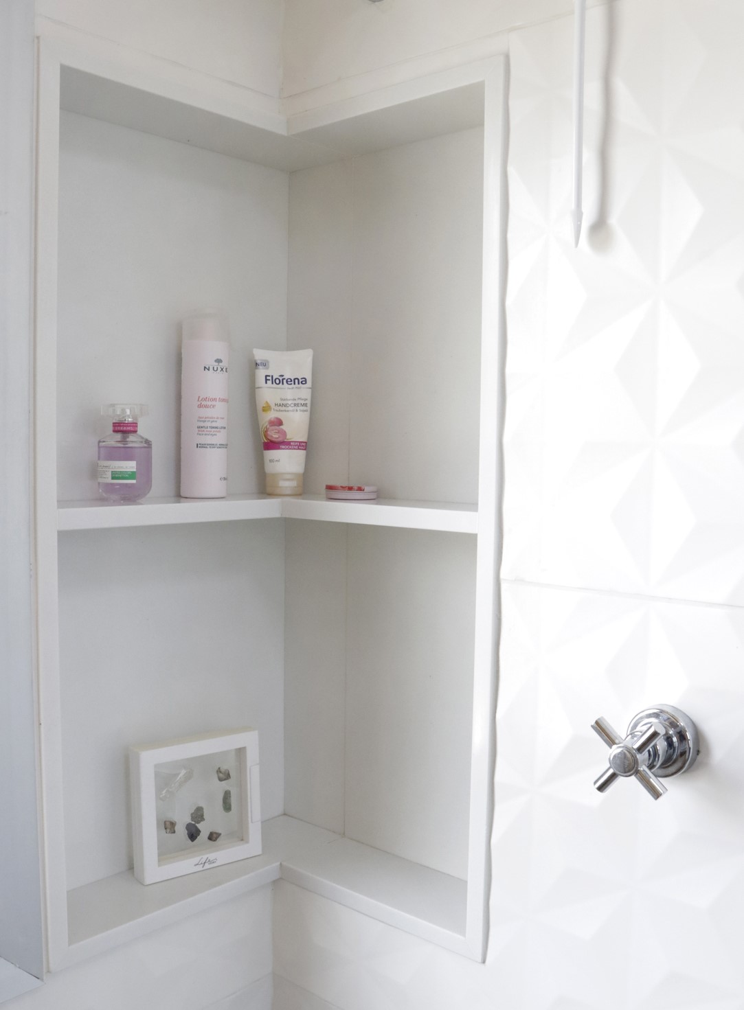 nicho box banheiro branco